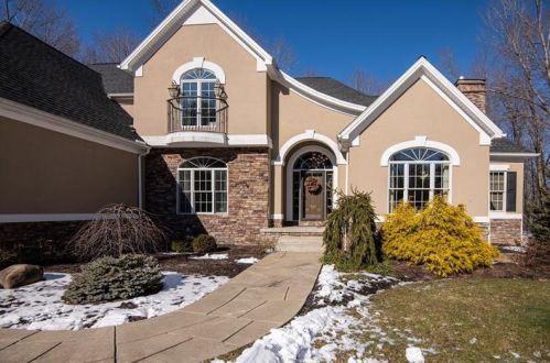 2491 Alexander Xing, Hermitage, PA 16148-7353
