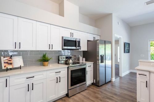 1427 Watermill Cir, Tarpon Springs FL  34689-7031 exterior