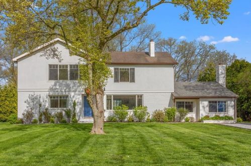 80 Soundview Dr, Stamford, CT 06902-7113