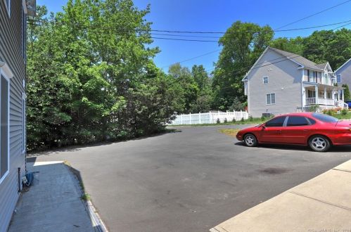 221 Prospect St, Ansonia CT  06401-1523 exterior