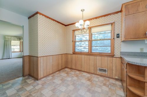 2422 53rd St, South Saint Paul MN  55076-1210 exterior