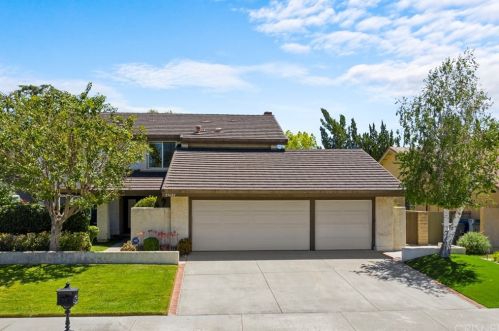 25682 Velan Dr, Santa Clarita, CA 91355-2431