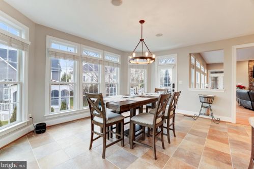 43331 Riverpoint Dr, Leesburg VA 20176-1296 exterior