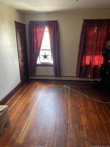 65 Roberts St, New Britain CT  06051-3415 exterior