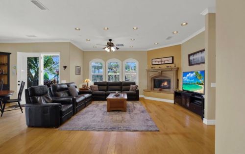 30419 Canyon Estates Rd, Vista CA  92084-1043 exterior