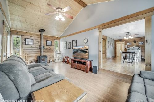 12 Reskin Dr, Wallingford CT  06492-4834 exterior