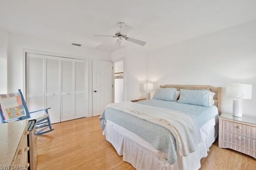 215 Robinwood Cir, Sanibel FL  33957-5722 exterior