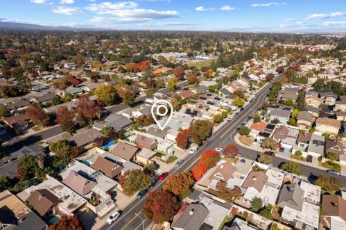 1477 Yukon Dr, Sunnyvale CA  94087-4451 exterior