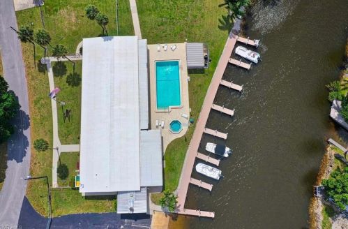 23 Derhenson Dr, Naples FL  34114-8202 exterior