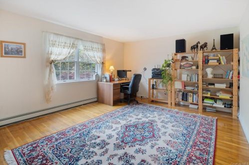 22 Kensington Ave, Thornwood NY  10594-1144 exterior