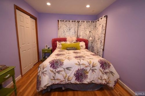 26 Elmwood Ter, Elmwood Park NJ  07407-1729 exterior