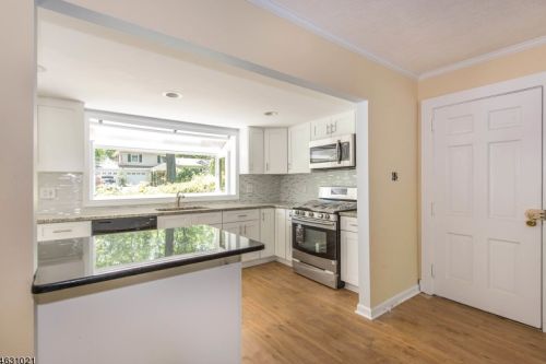 41 Cedar Lk, Parsippany NJ  07834-1805 exterior