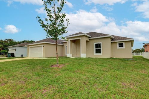 1450 Flounder Ln, Fort Pierce, FL 34953-4163