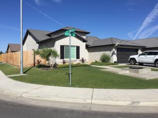 6303 Ristow Ct, Bakersfield, CA 93312-6883