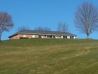 11624 Strasburg Bolivar Rd, Bolivar, OH 44612-8553