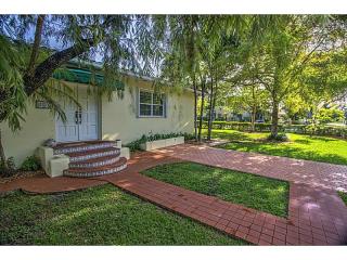 6020 25th St, Miami, FL 33155-3119