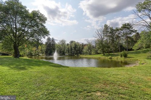 6411 Devonshire Hts Rd, Harrisburg PA 17111-4818 exterior