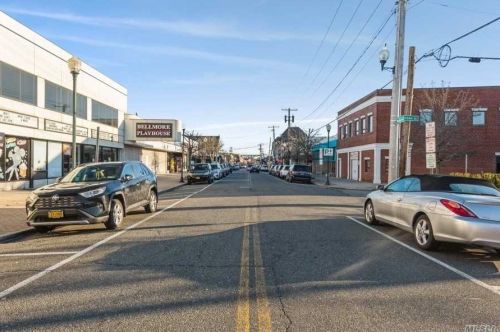 520 Bedford Ave, North Bellmore NY  11710-3546 exterior