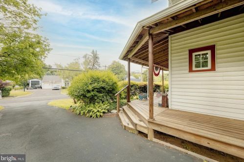 20 Valley Dr, Southampton PA  18966-1347 exterior