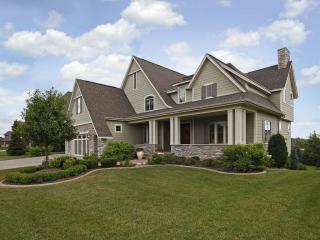 9747 Sky Ln, Edina MN  55347-3814 exterior