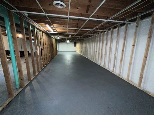 808 Fairmont Ave, New Castle PA  16105-2374 exterior