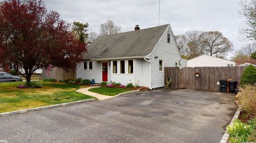33 Ronkonkoma Blvd, South Setauket, NY 11720-3331
