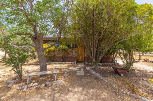 8202 Avenue, Lancaster, CA 93536-8788