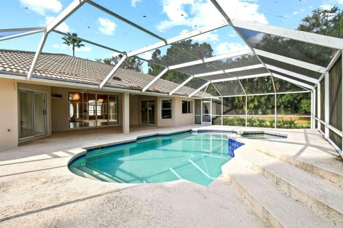 1698 Mockingbird Dr, Fort Pierce FL  34986-2045 exterior