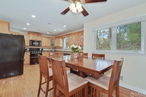 16 Sanford Rd, East Brunswick, NJ 08816-4339