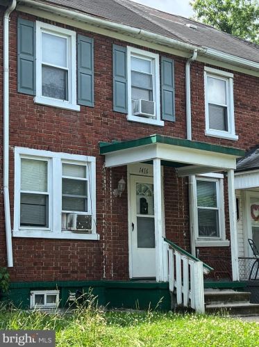 1416 Chesapeake Rd, Camden, NJ 08104-2932