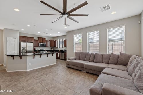 3272 Meadowview Dr, Gilbert AZ 85298-4001 exterior