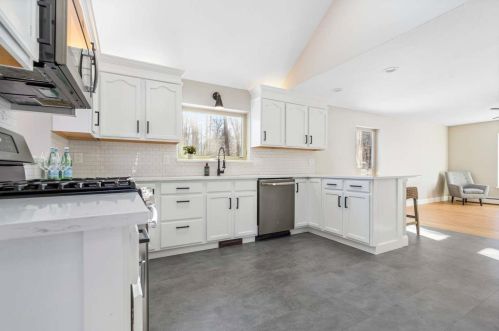 30 Caleb Dr, Danville NH  03819-3016 exterior