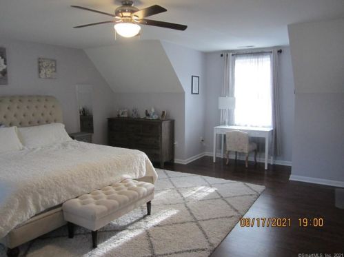 48 Jones Rd, Wallingford CT  06492-4325 exterior