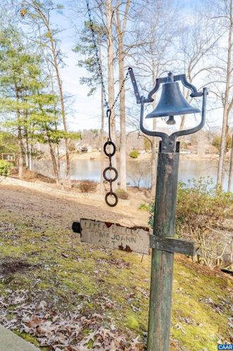 425 Westwood Rd, Stanardsville VA  22973-3063 exterior