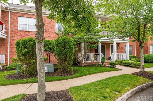 49 Central Square Park, Metuchen, NJ 08840-1871