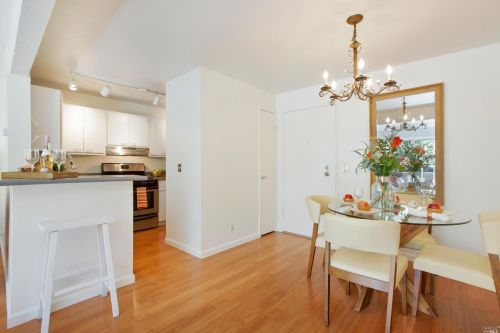 196 Larkspur Plaza Dr, Larkspur CA  94939-1422 exterior