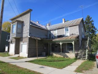 211 Pecor St, Pensaukee, WI 54153-1855