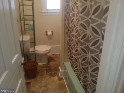 408 Main St, Parkesburg, PA 19365-1012