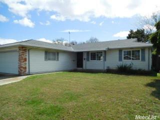 257 Riverside Dr, Woodland, CA 95695-2548