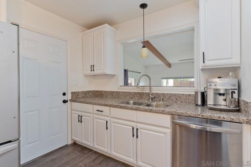 3089 Greyling Dr, San Diego CA 92123-2939 exterior