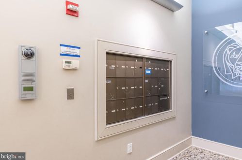 1515 Locust St, Philadelphia PA  19102-3726 exterior