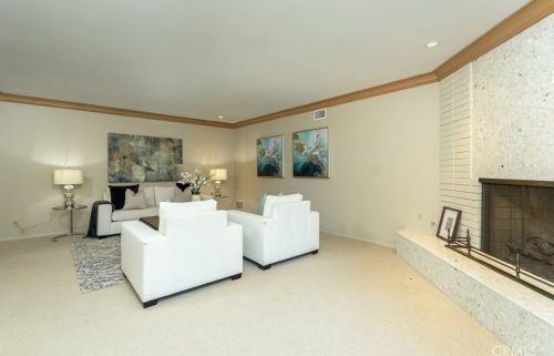 2755 Valle Vista Dr, Glendale CA  91206-4720 exterior