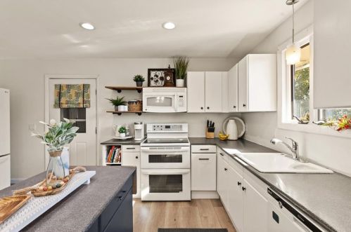 9 Noto Dr, North Providence RI  02904-2905 exterior