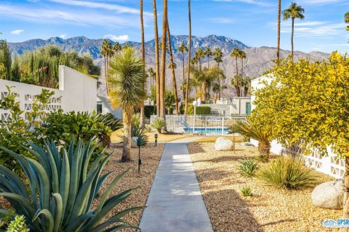 1840 Sandcliff Rd, Palm Springs CA  92264-4844 exterior