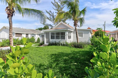 43 11th Ave, Delray Beach FL  33444-1637 exterior