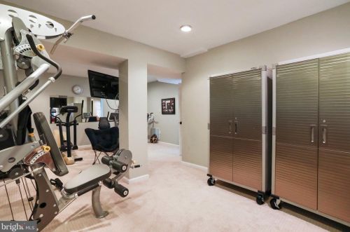 5550 Wide Oak Ct, Woodbridge VA  22192-6036 exterior