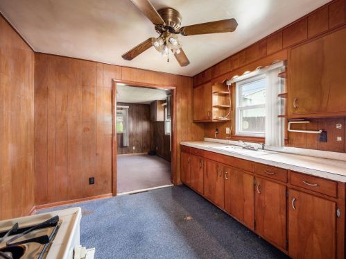319 Whitehouse St, Crooksville OH  43731-1342 exterior