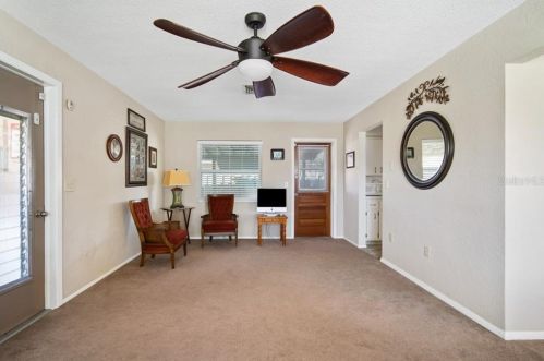 6460 Livingston Ave, Saint Petersburg, FL 33702-6721