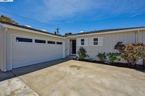 2000 Via Barrett, San Lorenzo, CA 94580-1316