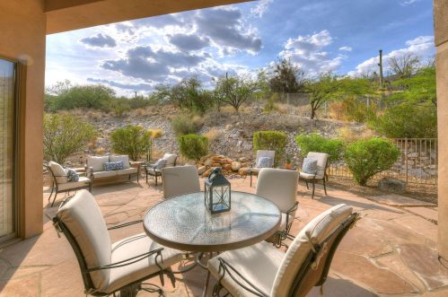 6421 Nirvana Pl, Tucson, AZ 85750-4208